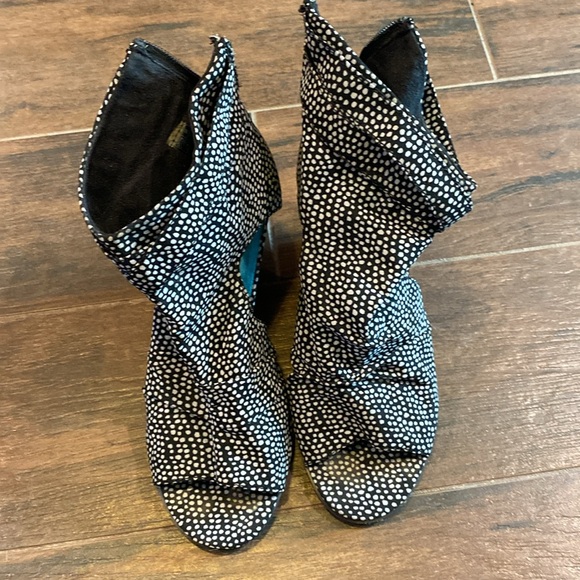 Blowfish vegan shooties,8 - Picture 4 of 11